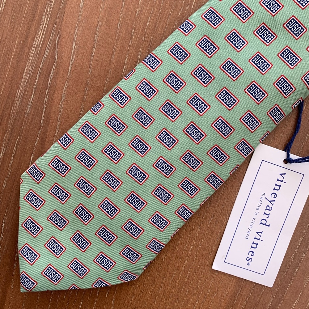 NWT Vineyard Vines Custom USO Tie